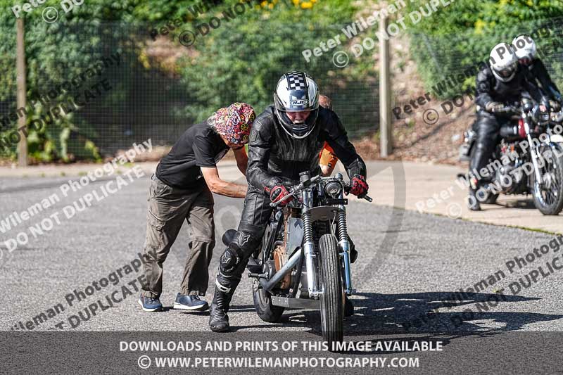 Vintage motorcycle club;eventdigitalimages;mallory park;mallory park trackday photographs;no limits trackdays;peter wileman photography;trackday digital images;trackday photos;vmcc festival 1000 bikes photographs